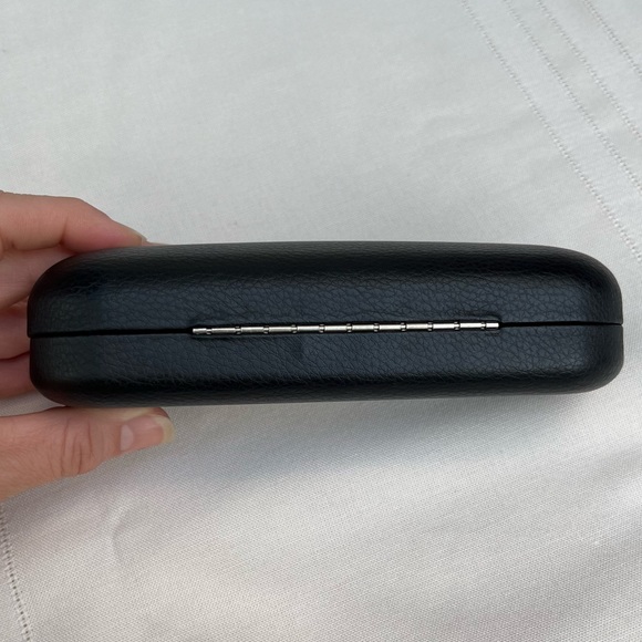 Oakley Case for glasses or sunglasses - Picture 6 of 10